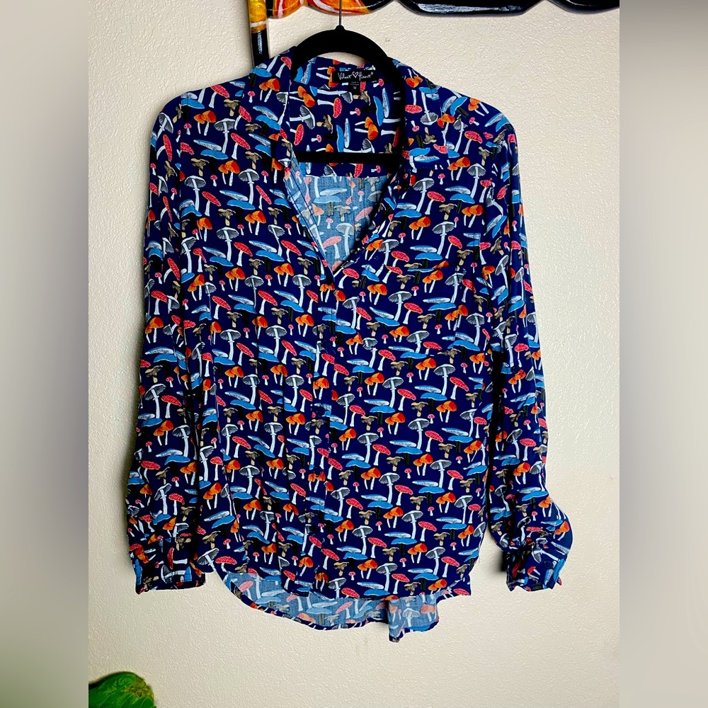 Men or women’s vintage button down